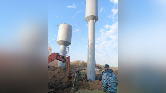 В таловском поселке Порохово установили новую водонапорную башню