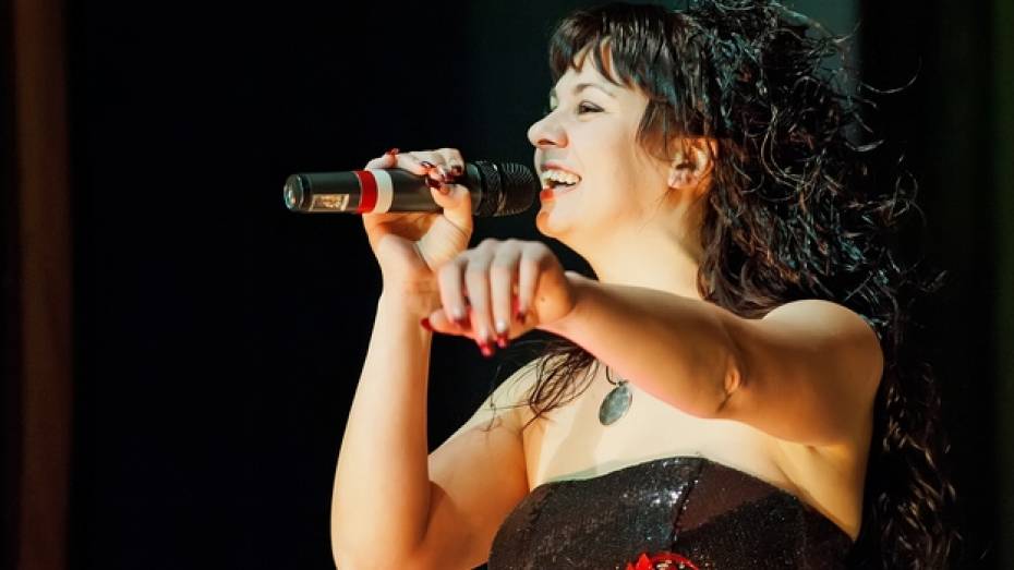 Лискинская певица осенью выпустит первый диск с авторскими песнями