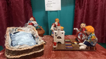В грибановском селе Кутки открылась выставка текстильных кукол