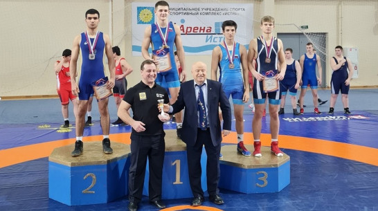 Россошанский спортсмен стал серебряным призером первенства ЦФО по греко-римской борьбе
