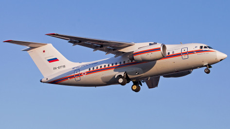 Воронежский самолет Ан-148 покрасили в фирменные цвета МЧС