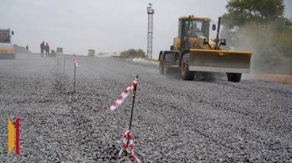 Дороги в 24 районах Воронежской области отремонтирует местная фирма