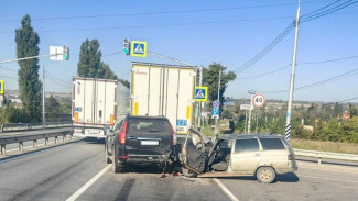 Под Воронежем водитель «десятки» устроил массовую аварию и попал в больницу