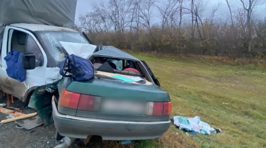 В Воронежской области водитель «Газели» выехал на встречную полосу и спровоцировал смертельное ДТП