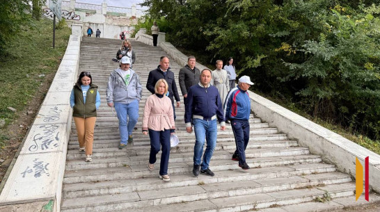 Министр внутренней политики Воронежской области Елена Дерганова приняла участие в экоакции «Родные берега» в Семилуках