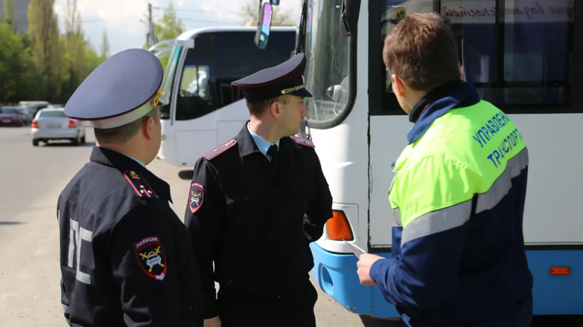 Мэрия и ГИБДД провели рейд по общественному транспорту в Воронеже