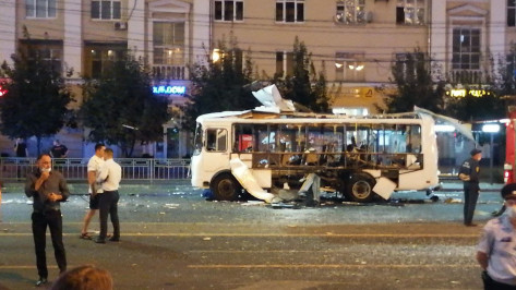 Автобус взорвался в центре Воронежа: пострадали не менее 5 человек