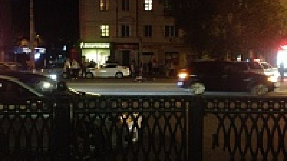 В Воронеже на улице Плехановской под колесами Volvo погиб мужчина