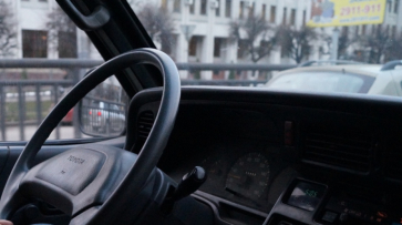 Воронежская автоледи на микроавтобусе сбила на переходе горожанку