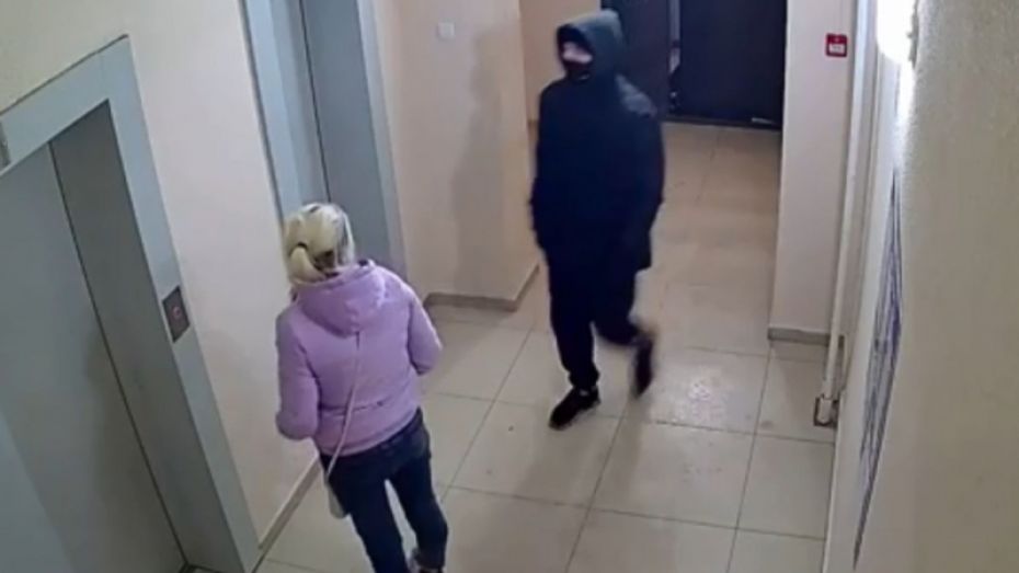Суд в Воронеже заключил на 2 месяца в СИЗО ростовчанина, ограбившего девушку под камерой