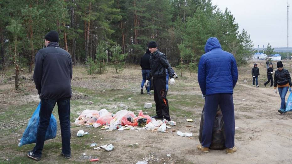 Лискинские активисты убрали самые захламленные места