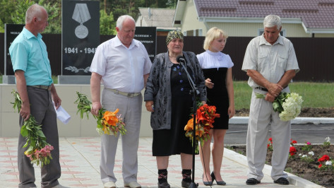 В Новохоперском районе открыли памятный знак труженикам тыла