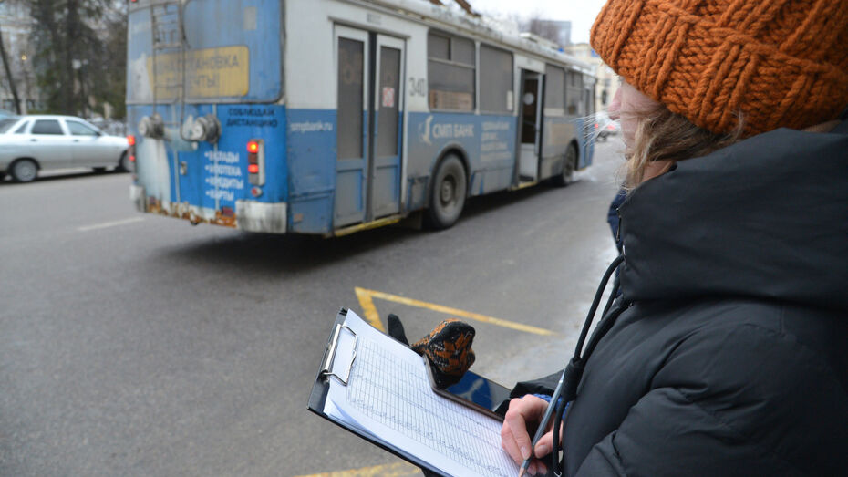 Прокуратура подтвердила, что студенты не должны считать маршрутки на остановках в Воронеже