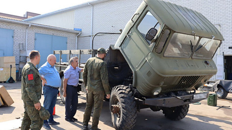 Лискинцы передали участникам СВО грузовой автомобиль ГАЗ-66