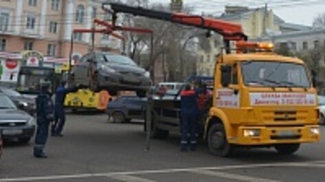 С весны улицы Воронежа будут массово очищать от неправильно припаркованных машин