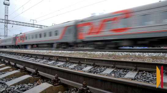 Мужчина с ножом «взял в заложницы» пассажирку поезда, следовавшего в Воронежскую область