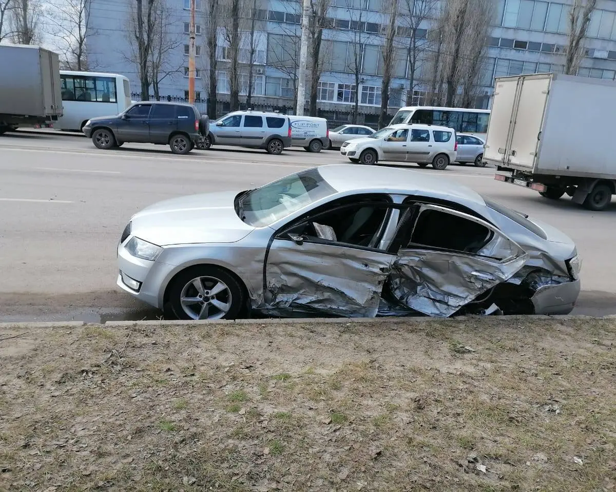 Одной из пострадавших в массовом ДТП в Воронеже стала 5-летняя девочка