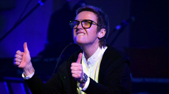 Певица Светлана Сурганова на концерте в Воронеже послала зрителей в трубу