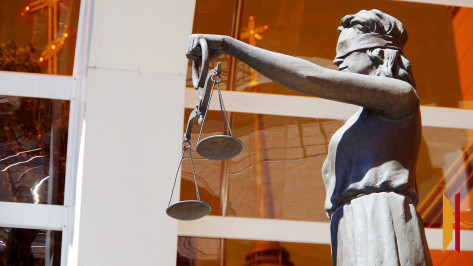 В Воронеже ФСБ задержала двух адвокатов, вымогавших 5 млн рублей у клиента