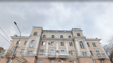 Потолок обрушился из-за дождя в доме в центре Воронежа