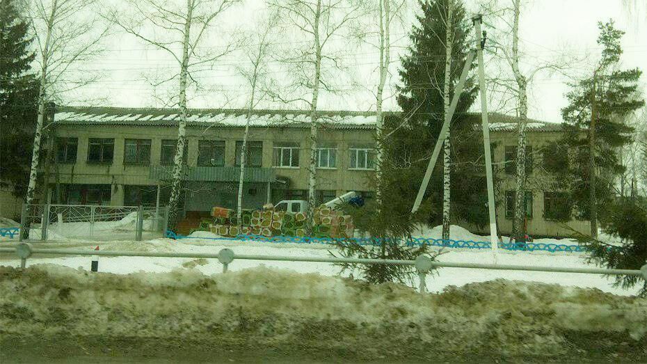 Губернатор Воронежской области распорядился начать срочный ремонт Каменской школы №2
