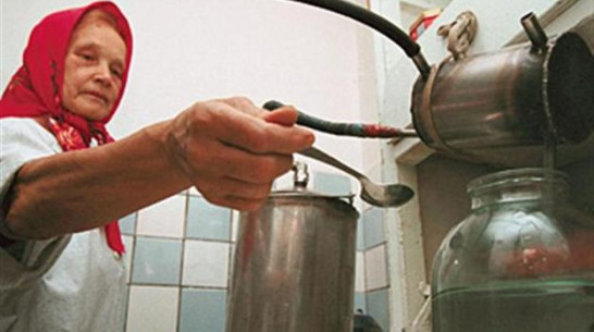 Две жительницы Нижнедевицкого района заплатят штраф за сбыт самодельного алкоголя