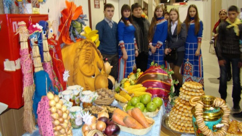Грибановские школьники вырастили небывалый урожай овощей для школьной столовой