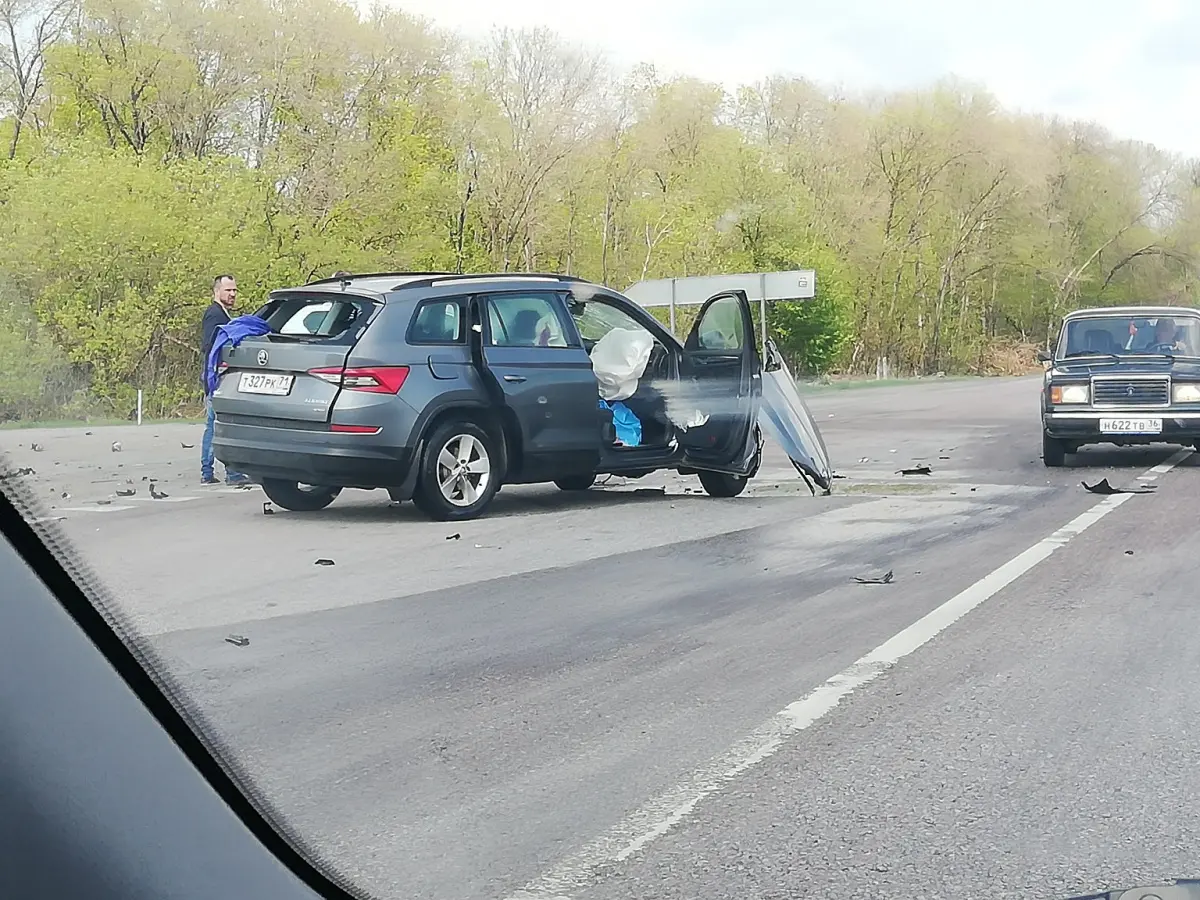 При столкновении автомобилей Toyota и Skoda в Воронежской области погиб  35-летний водитель