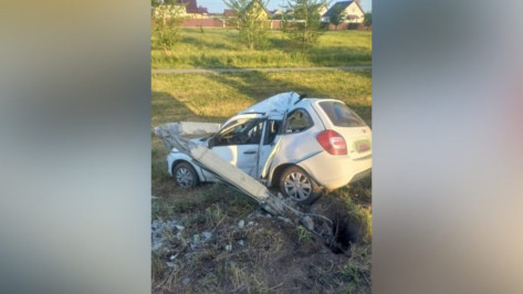 Компания молодых людей на «Ладе» пострадала в ДТП под Воронежем