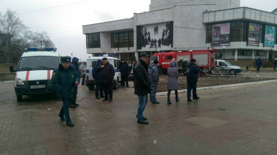Воронежцы сообщили о заминировании «ВАЗа» на Советской площади