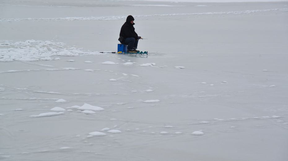 В Воронежской области рыбак провалился под лед в первый день зимы