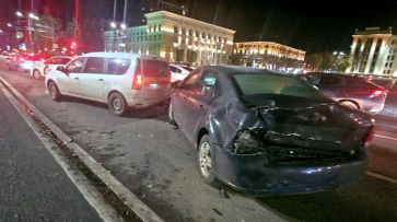 Появилось видео массового ДТП на площади Ленина в Воронеже