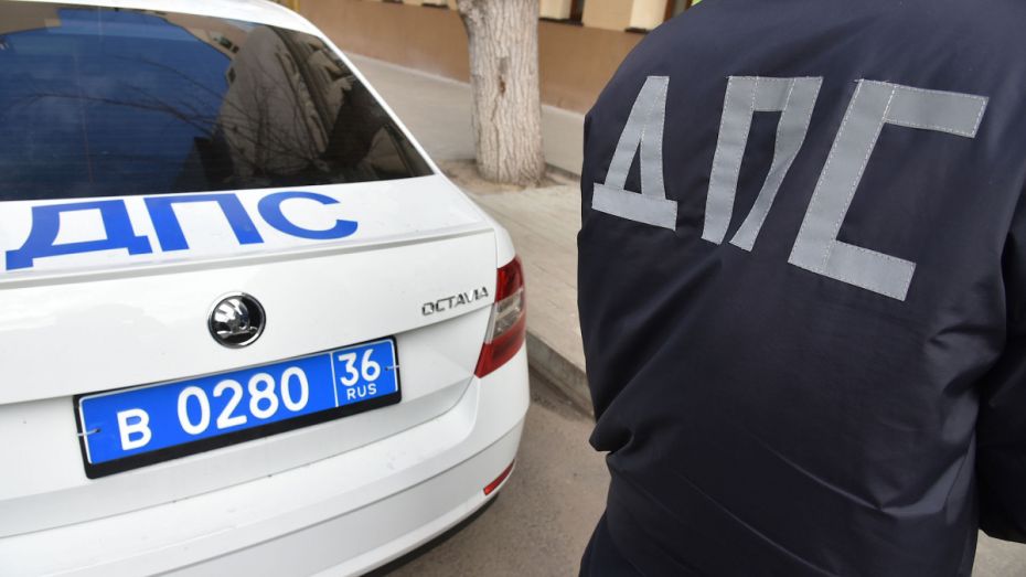 У накопившего штрафов на 100 тыс рублей воронежского лихача забрали машину
