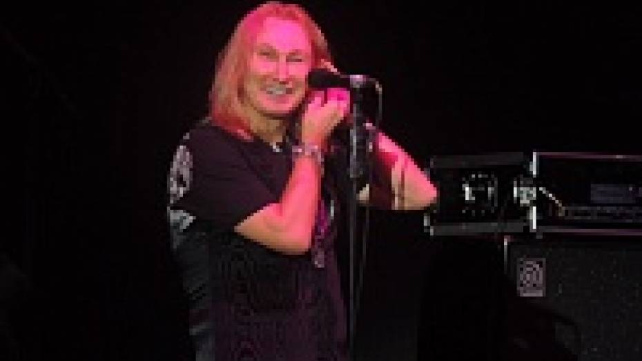 На концерте в Воронеже Александр Иванов сделал фирменное «колесико»