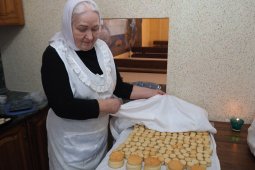 Хлеб, который становится Телом Христовым: как прихожанки воронежского храма пекут просфоры