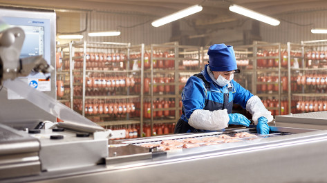 Бережливые технологии помогли Бобровскому мясокомбинату ускорить выпуск продукции на 33%