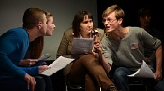 Воронежцы познакомились с «Лысой певицей» на фестивале авангарда