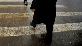 В центре Воронежа на пешеходном переходе иномарка сбила пенсионерку