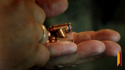 Воронежец 49 лет хранил найденные в траве патроны и предстал перед судом