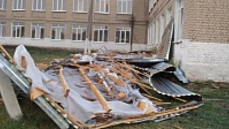  В Таловском районе ураган сорвал крышу со спортзала