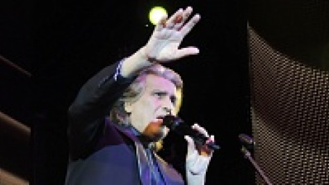 В Воронеже Тото Кутуньо нашел себе маму и молоденькую спутницу для ужина