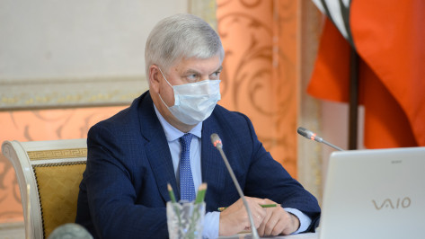 Воронежский губернатор поручил вести ремонт придорожных коммунальных сетей без выходных