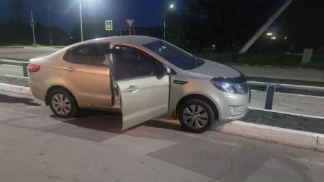 В Воронеже 39-летний водитель KIA Rio погиб, врезавшись в фасад АЗС
