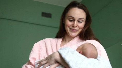 Воронежцам рассказали, как можно увеличить пособие по родам