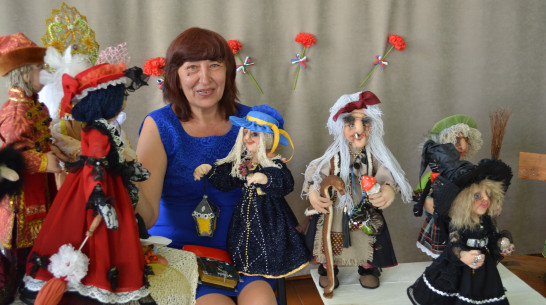 Каждая – как ребенок. Жительница воронежского села посвятила себя созданию кукол