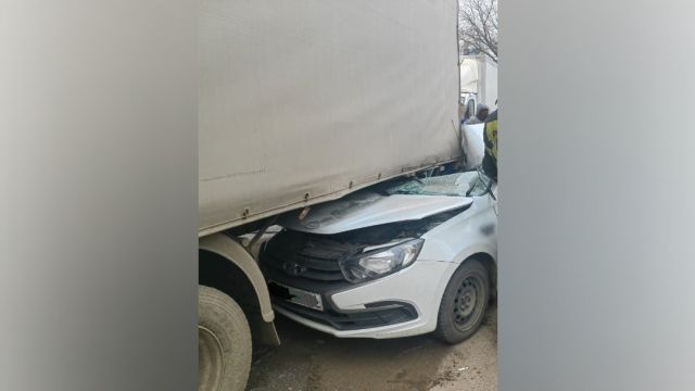 Воронежские полицейские раскрыли подробности аварии с автомобилем такси на улице Крымской