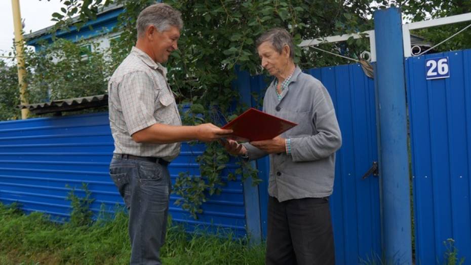 Верхнемамонского пенсионера отблагодарили за помощь в поиске на дне Дона танка «Клим Ворошилов»