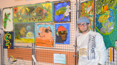 Терновцев пригласили на выставку трехмерных картин