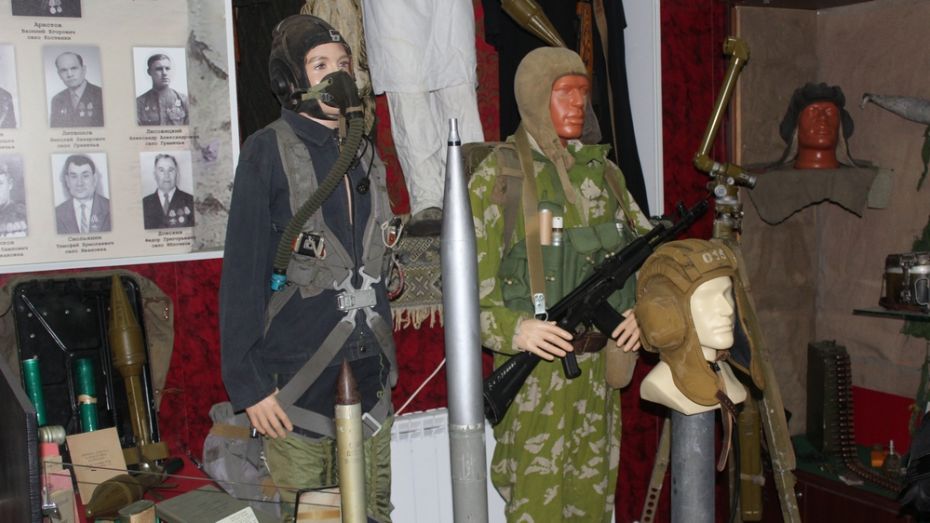 В Хохольском районе открылась выставка к 30-летию вывода советских войск из Афганистана