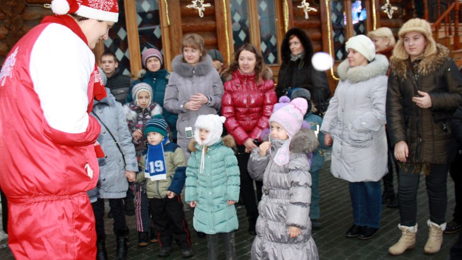 Одиннадцать детей из Борисоглебска побывали в резиденции Деда Мороза 